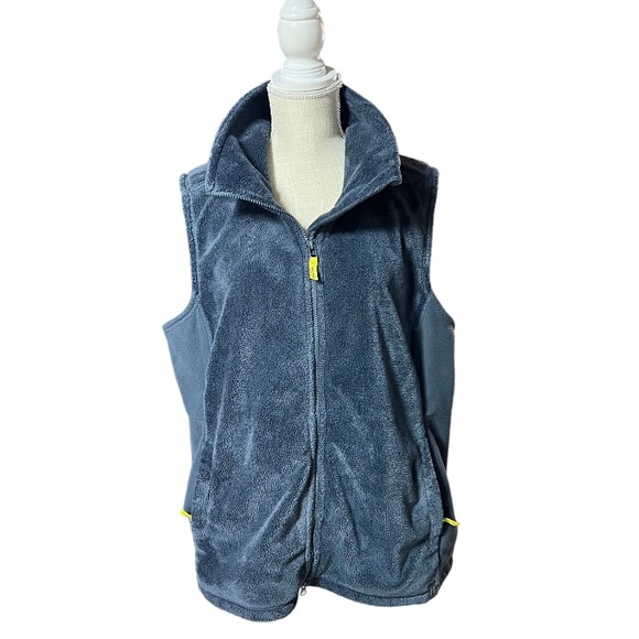 L.L. Bean Jackets & Blazers - LL Bean zip up fleece vest